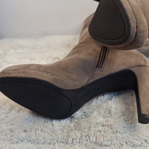 Mootsie Tootsies Boots - Picture 12 of 12